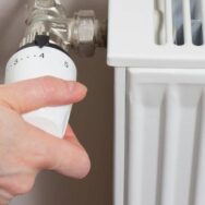 Chauffage: le geste indispensable avant de rallumer pour chauffer mieux et payer moins