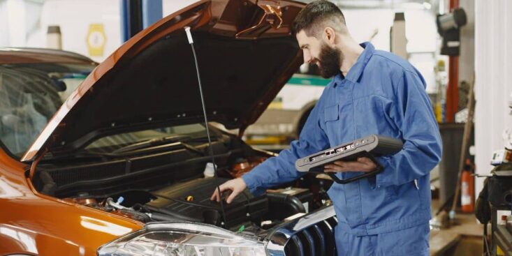 Contrôle technique: en France, ces véhicules doivent passer un contrôle annuel, des milliers de propriétaires concernés