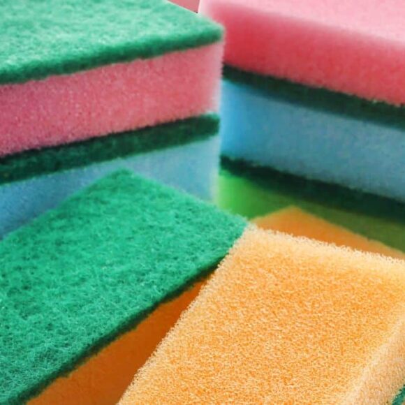 Dans votre cuisine, cet objet que vous touchez chaque jour est un nid à bactéries: les bons gestes pour s’en protéger