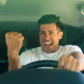 Tous les équipements obligatoires en voiture pour éviter une lourde amende en 2025