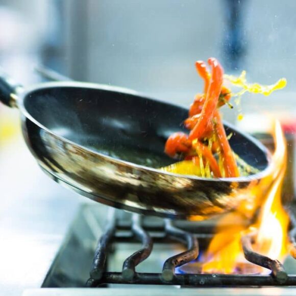 Vous cuisinez au quotidien ? 60 Millions révèle la poêle la plus saine pour cuisiner sans risque