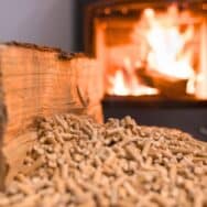 Chauffage au bois interdit en France dès 2027: la liste des appareils concernés