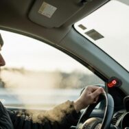 Soonnight - Voiture: le bouton oublié qui chauffe l’habitacle plus vite par neige et verglas en France cet hiver 2025 sans surconsommer