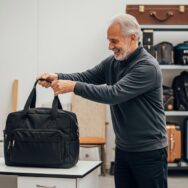 Soonnight - SNCF: la restitution des objets oubliés dans le train impose des frais