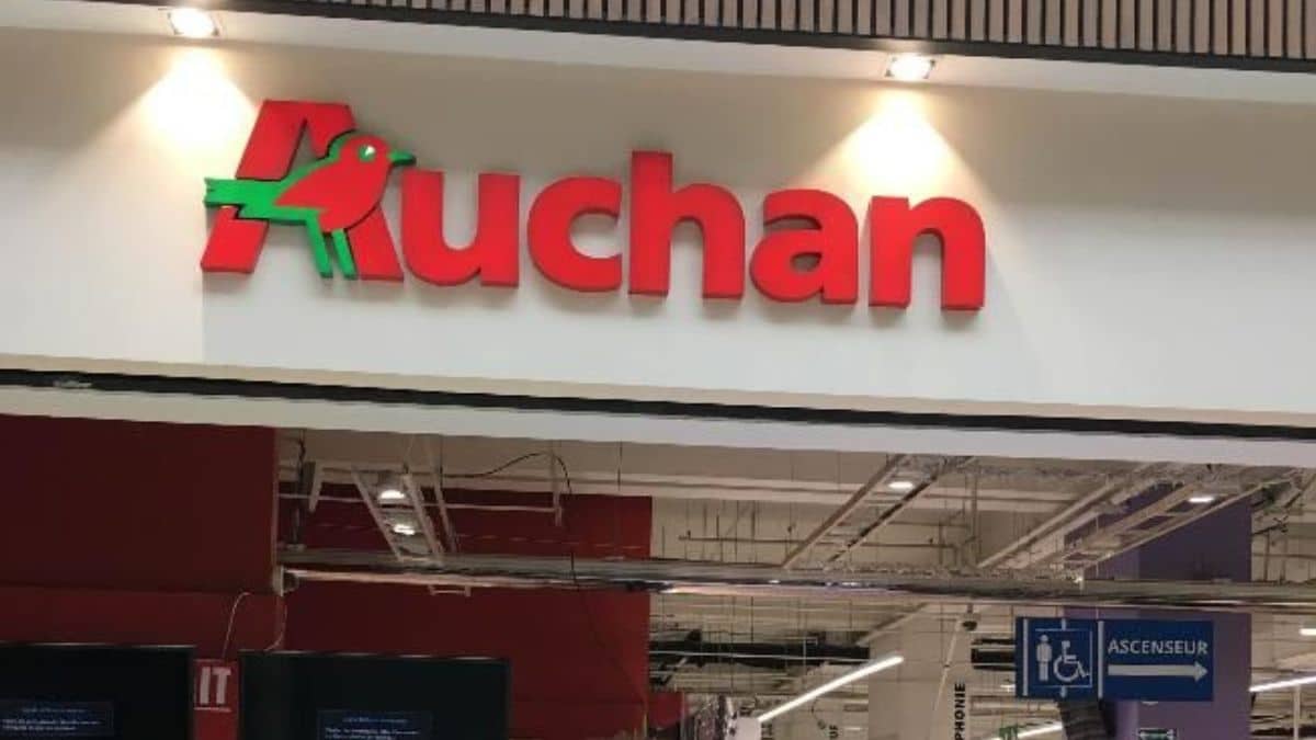 Auchan cède 300 magasins à la concurrence en France, le paysage de la distribution se redessine