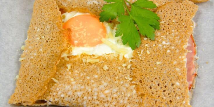 Galette de sarrasin express: croquant, cœur fondant et fromage filant, elle sauve le dîner d’hiver en 20 minutes