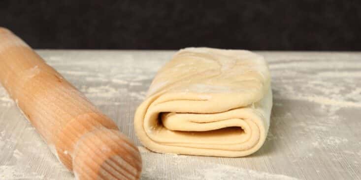 Feuilleté de camembert: cœur coulant prêt en 30 min avec 4 ingrédients