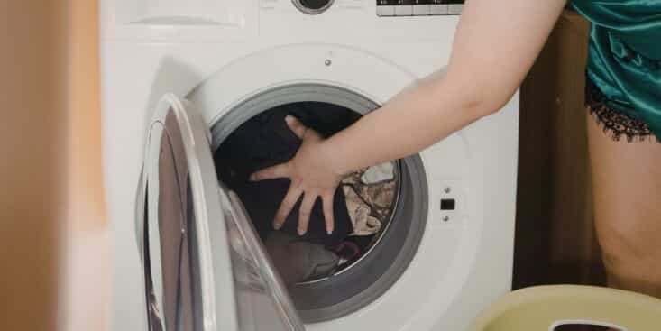 Machine à laver : 9 gestes d’entretien réguliers pour éviter les pannes et les mauvaises odeurs