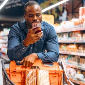 Supermarché : pourquoi certains magasins augmentent leurs prix le dimanche ?