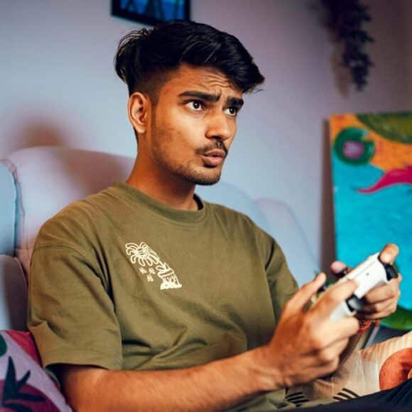 Manette PS5 officielle : son prix chute sous les 65 euros, une offre à saisir maintenant