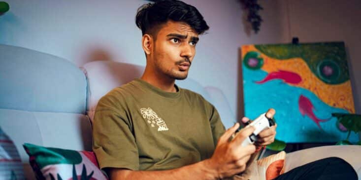 Manette PS5 officielle : son prix chute sous les 65 euros, une offre à saisir maintenant