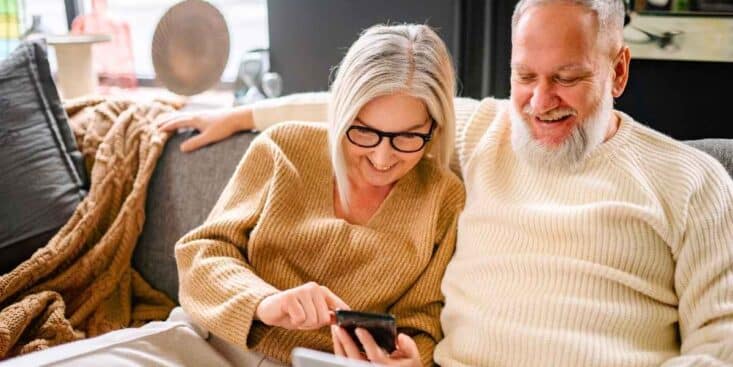 SFR : pourquoi Orange, Free et Bouygues mènent une course contre-la-montre pour le rachat en 2026