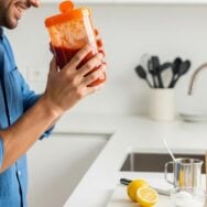 SoonNight - Boîtes en plastique oranges : cette astuce shaker vous évite de frotter et une erreur coûteuse