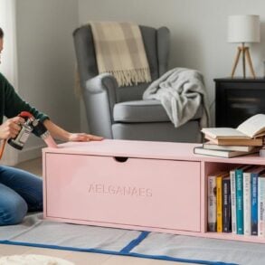 SoonNight - IKEA Hack : transformez une étagère à 19,99 € en bibliothèque design pour votre coin lecture