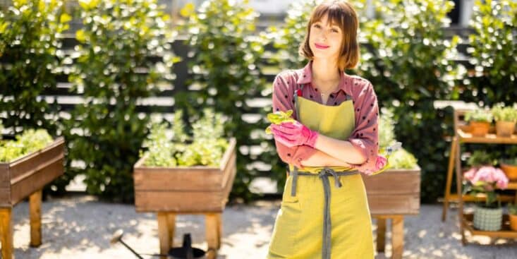 Bricolage extérieur : transformez vos poubelles en mini-jardin ultra design cet été