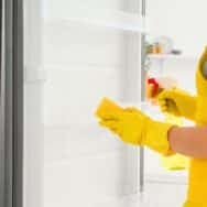 Frigo : ces 3 recoins cachés que vous oubliez de nettoyer font revenir les mauvaises odeurs