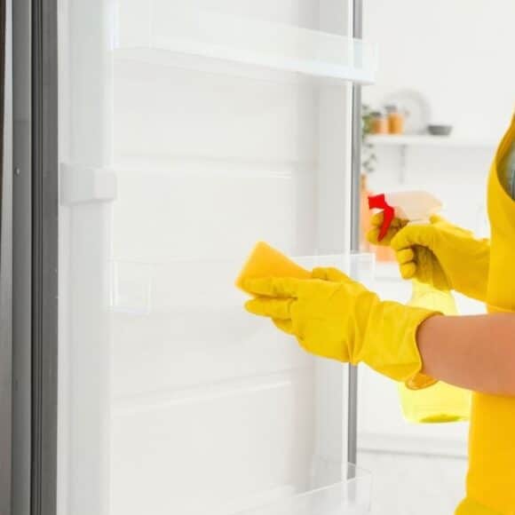 Frigo : ces 3 recoins cachés que vous oubliez de nettoyer font revenir les mauvaises odeurs