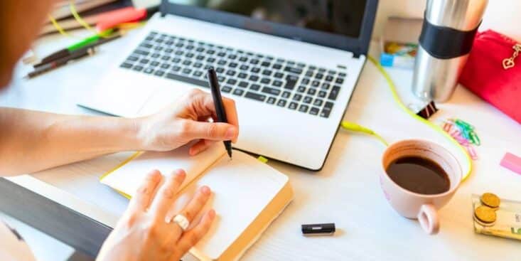 Gauchers : une étude révèle le trait de caractère lié à la compétitivité que vous partagez sans le savoir