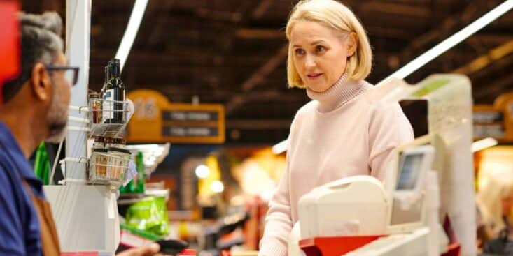 Carte Auchan : cette astuce avec les étiquettes bleues permet d'économiser 900 € sur vos courses en un an