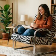 SoonNight - Ce fauteuil zèbre chrome de JYSK fait le buzz et détrône IKEA pour la rentrée