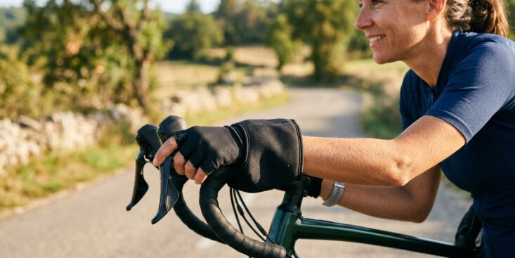SoonNight - Cet accessoire vélo à 2,99€ chez Action sauve mes mains sur les longues sorties