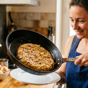 SoonNight - Cette tortilla espagnole prête en 35 minutes tient à trois gestes clés en cuisson